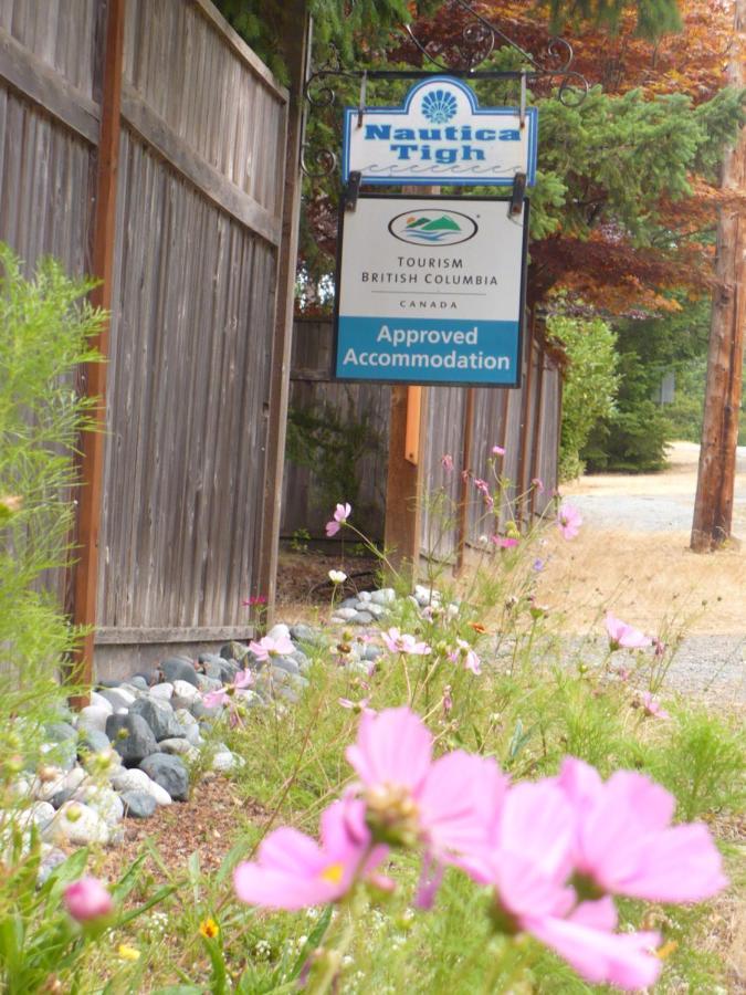 At Nautica Tigh Private Keypad Entrances Bed & Breakfast Qualicum Beach Exterior photo