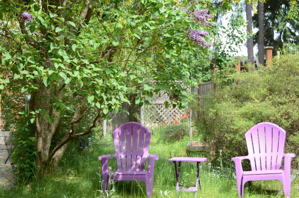At Nautica Tigh Private Keypad Entrances Bed & Breakfast Qualicum Beach Exterior photo